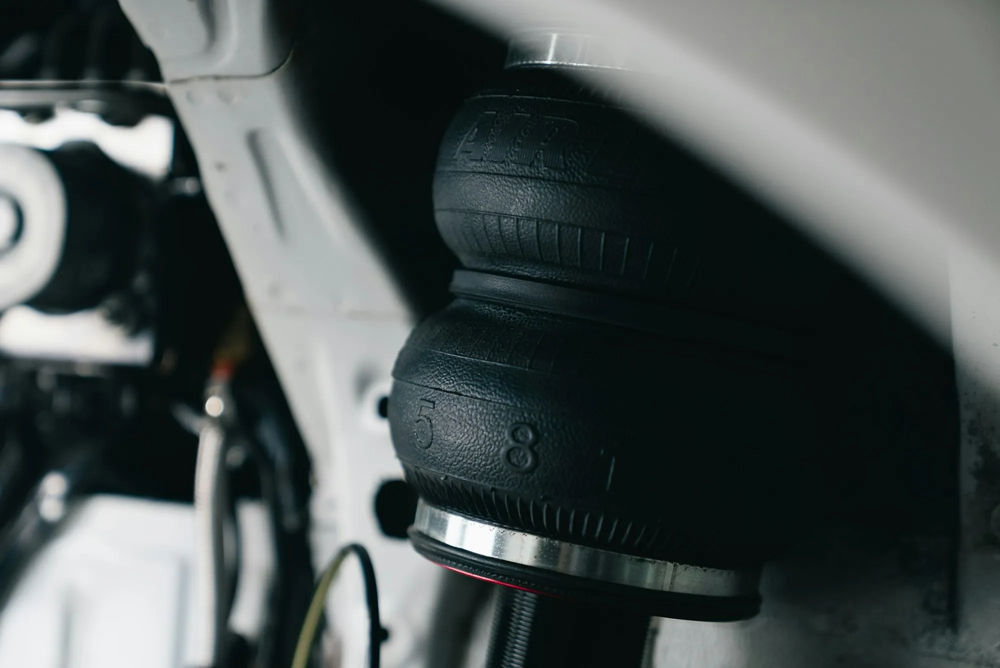 Air spring suspension component on a vehicle